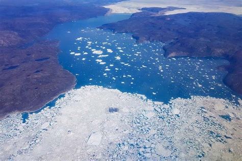 How to Visit Ilulissat Icefjord: Best Hikes, Tours & Tips