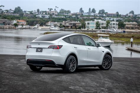 Tesla Model Y White Vorsteiner V-FF 107 Wheel | Wheel Front