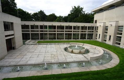 Murray Edwards College - The Most Popular Fountains on College Campuses | Complex