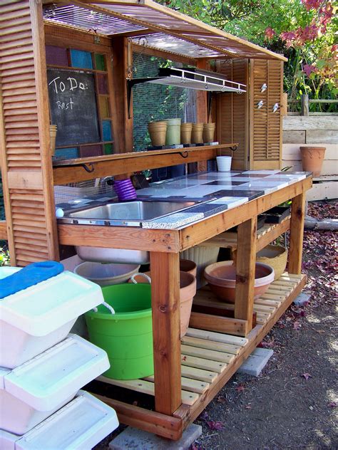 Genius and Low Budget Pallet Garden Bench for Your Beautiful Outdoor Space - Wow, now that's a ...