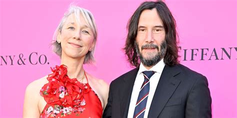 Keanu Reeves & Girlfriend Alexandra Grant Hug & Kiss at MOCA 2023 Gala ...