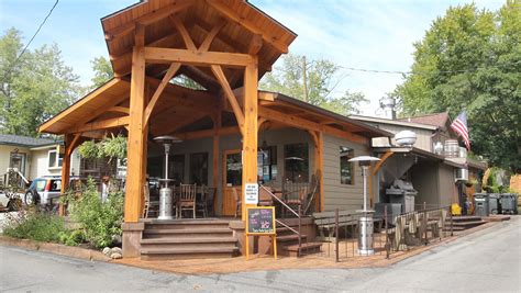 Big Woods restaurant in Nashville, Indiana, is closing for an overhaul