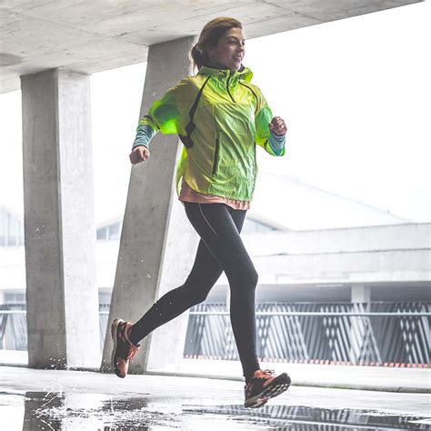 7 Tips for Running in the Rain | BowFlex