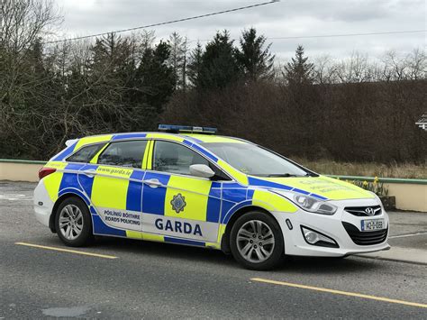 Irish Police Car - An Garda Siochana - Hyundai Wagon - Roads Policing ...