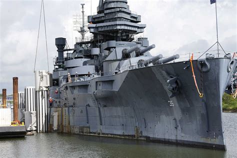 Leaky battleship in Texas begins trip for $35M repairs