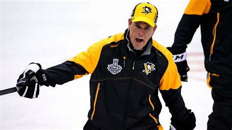 In Pittsburgh, Mike Sullivan’s Call to Order Resounds Its Way to the Finals - The New York Times