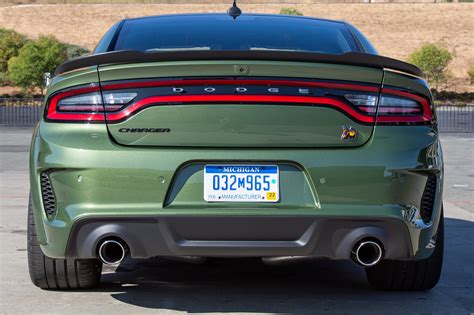 2020 Dodge Charger Scat Pack and Hellcat Widebody: 7 Pros and 3 Cons | News | Cars.com