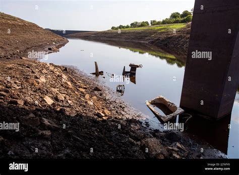 Ripponden,West Yorkshire, UK, 28th August 2022 UK Weather Baitings Dam is at its lowest level in ...