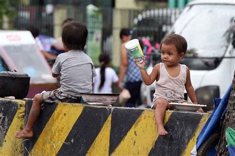 Filipino who teaches street children at Manila cemetery gets London nod