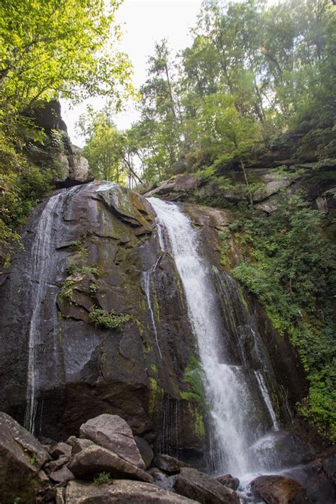 Photo guide to 7 breathtaking North Carolina waterfalls - Triangle on ...