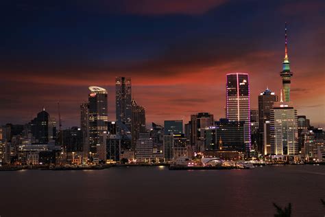 Portrait of a Skyline : r/newzealand