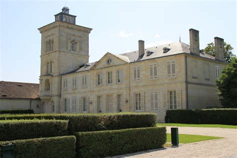 chateau Lagrange à Saint-Julien-Beychevelle, propriété viticole