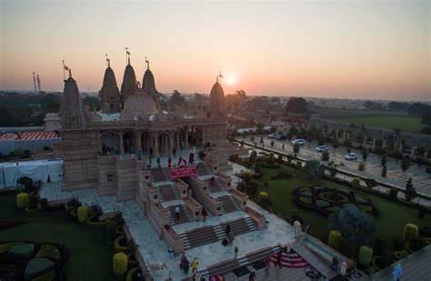 29 December 2017 - HH Mahant Swami Maharaj's Vicharan, Himmatnagar, India