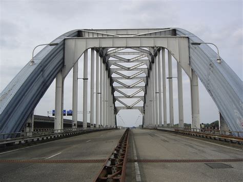 Vianen: Old bridge over the Lek - a photo on Flickriver