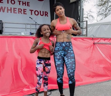 This 10-year-old has six-pack abs and people are impressed — and a ...