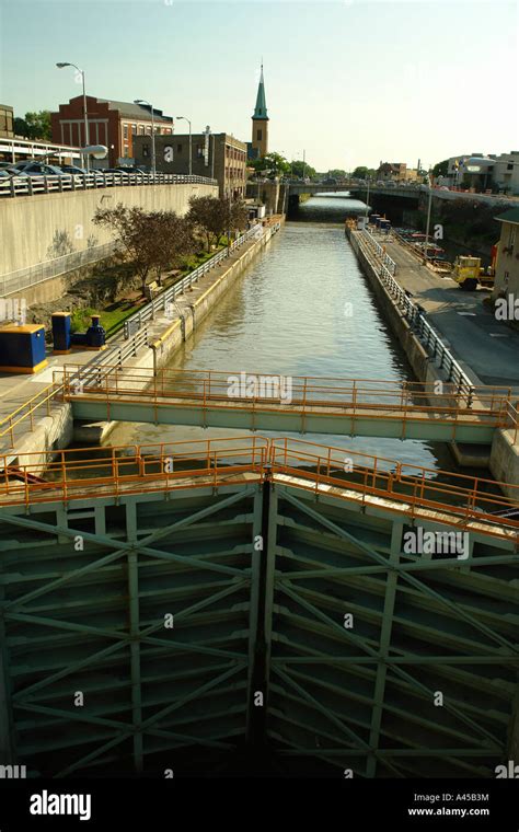 Lockport new york canal hi-res stock photography and images - Alamy