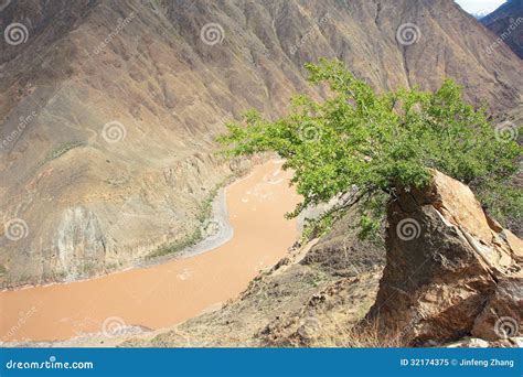 Lancang River stock image. Image of scenic, shrub, scenery - 32174375