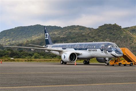 Embraer’s E190-E2 TechShark tours Vietnam"s skies