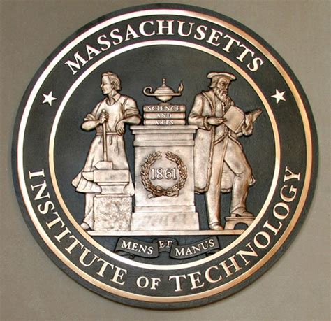 Seeing the MIT Seal Up Close--A Classy Gift | alum.mit.edu