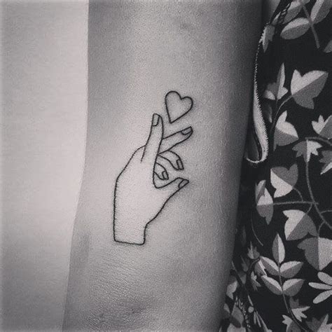 Hand and Heart | Tattoos, Heart tattoo, Hand tattoos