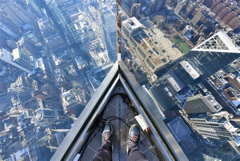 The Edge è la terrazza sospesa sul cielo di New York, per cuori saldi