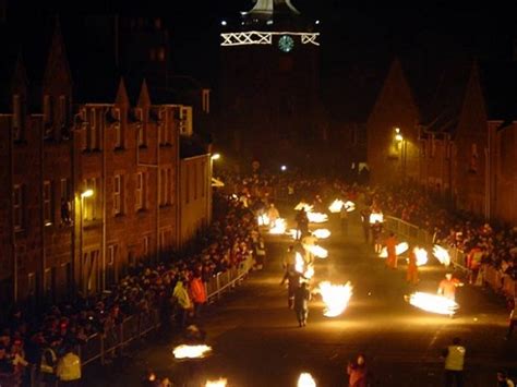 Festival Bolas de Fuego, Año Nuevo en Escocia