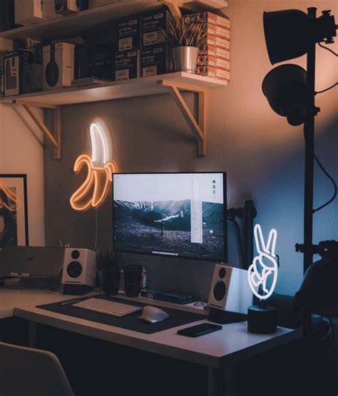 20 Cool And Minimalist Desk Setups With Neon Sign | HomeMydesign