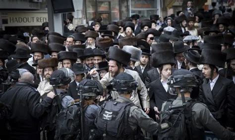 'Every soldier should walk proudly through Mea Shearim' - Haredi ...