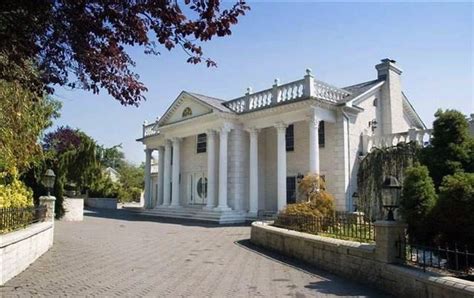 Gotti house in Old Westbury raided by federal agents - The Island Now