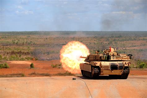 Picture M1 Abrams Tanks Firing American M1A1/A2 military 2500x1662