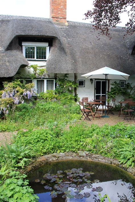 Old Thatch Gardens 15-05-2014 | Owned by Enid Blyton from 19… | Flickr