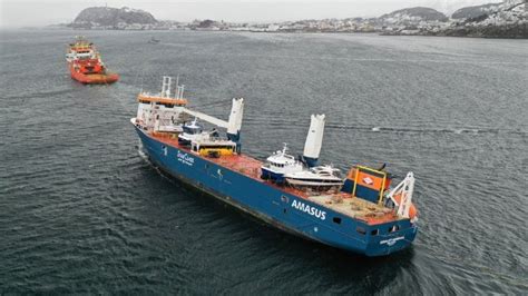 [PHOTOS] Abandoned Heavy-Lift Vessel Successfully Towed to Port