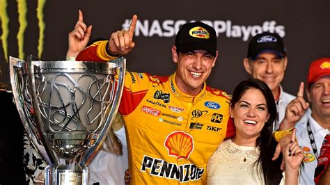 Joey Logano wins NASCAR Cup championship, Truex Jr. finishes 2nd | 9news.com