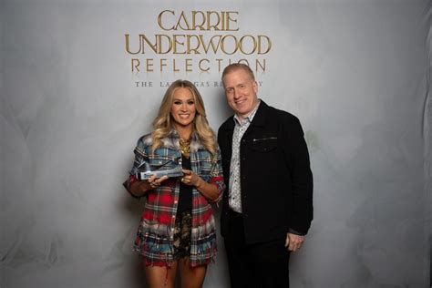 CARRIE RECEIVES SOUNDEXCHANGE HALL OF FAME AWARD - Carrie Underwood | Official Site