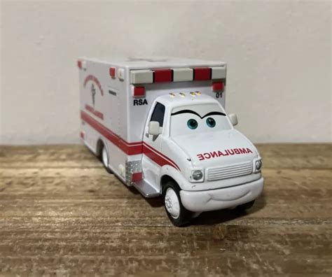 DISNEY PIXAR CARS Toon Rescue Squad Ambulance Rescue Squad Mater EUR 22 ...