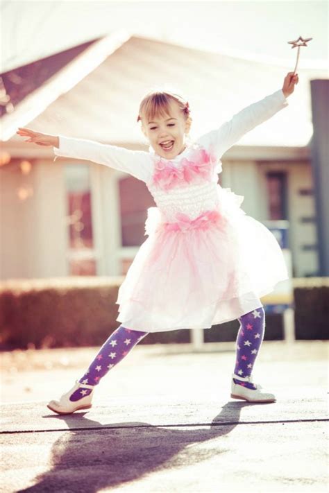 4 Serious Benefits of Playing Dress Up for Children