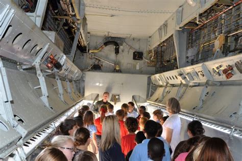 STUNNING! Inside the B-52 Stratofortress in 52 high-res images