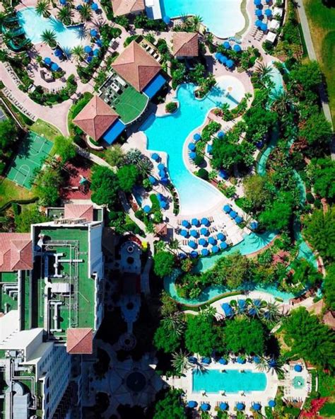 Where to Get a Resort Pool Day Pass in Kissimmee