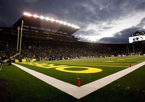 Go Ducks! (*)> | Oregon ducks football, Autzen stadium, Oregon ducks