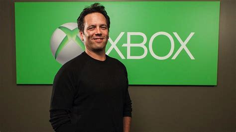 Phil Spencer Xbox Series X oyun ve donanım olarak PS5'ten iyi dedi