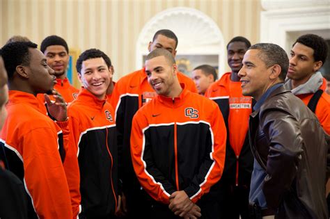 Oregon State basketball coach thankful for ties to first family