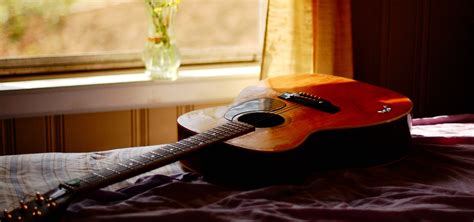 Beautiful Guitar Background, Beautiful, Guitar, Room Background Image for Free Download