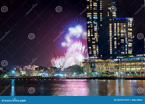 Sydney Harbour Bridge New Years Eve Fireworks 2023, Colourful NYE Fire Works NSW Australia Stock ...