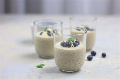 Quinoa pudding with vanilla, coconut milk and fresh berries [VeGaN ...