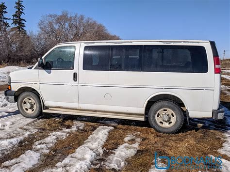 2007 Chevrolet Express 12-Passenger Van - Bodnarus Auctioneering