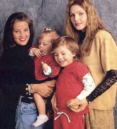 Lisa Marie And Her Family - Lisa Marie Presley Photo (40754063) - Fanpop