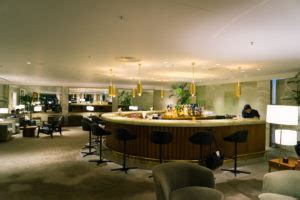Which Cathay Pacific First Class Lounge at HKG should you visit: The ...