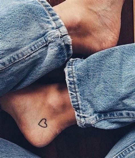 Heart Tattoo on Ankle: discover the most beautiful heart tattoo ideas!