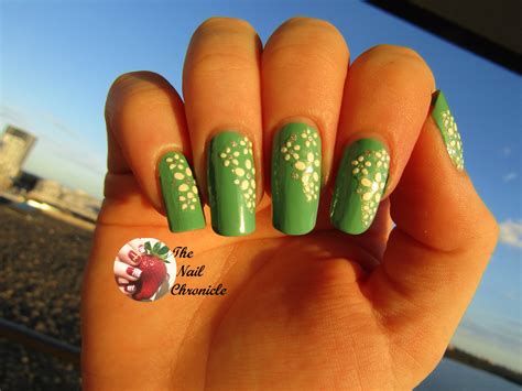 A Spring Fling - Green Flower Spring Nail Art - The Nail Chronicle