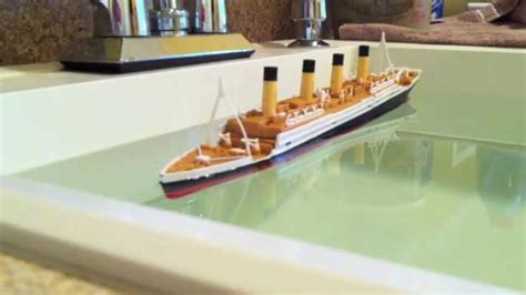 R.M.S. Titanic Model Sinking | Titanic model, Rms titanic, Titanic